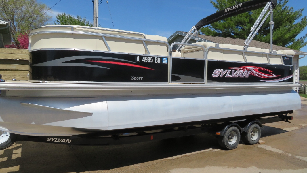 (SOLD) 2012 Sylvan 22ft Tritoon Pontoon - Midwest Boats